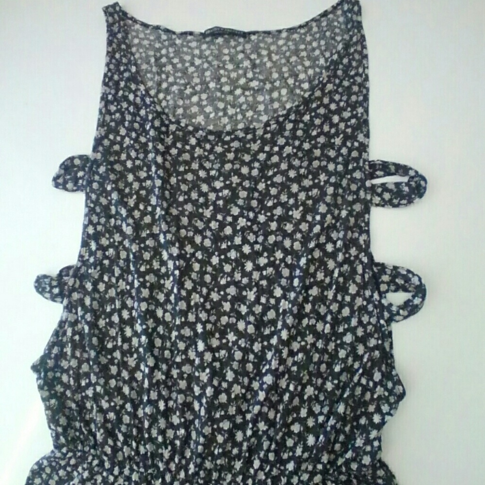 Open Side Romper Shorts - Picture 6 of 8